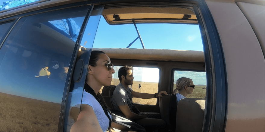 safari tanzania jeep