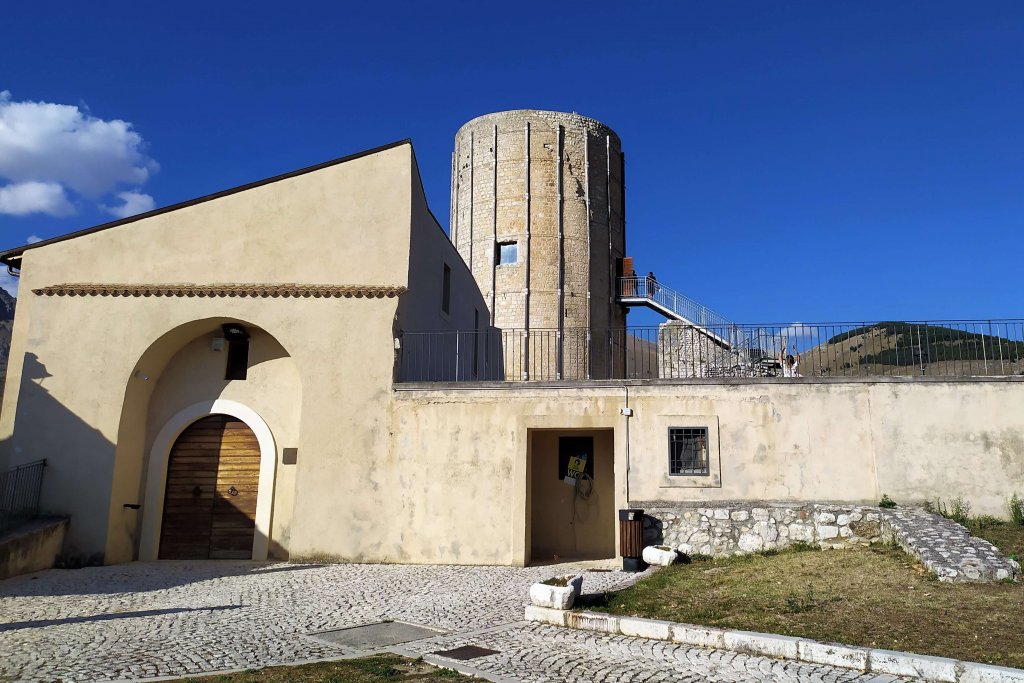 borgo-universo-torre-stelle